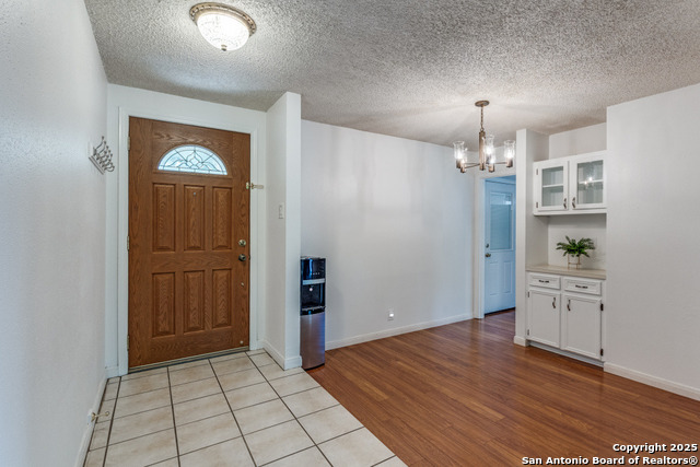 Image 4 of 27 For 8711 Ridge Cliff