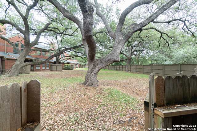 Listing photo id 13 for 7930 Roanoke Run 905