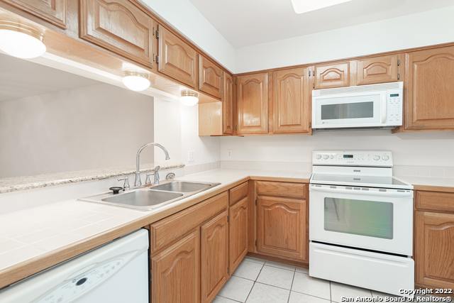 Listing photo id 1 for 7930 Roanoke Run 905