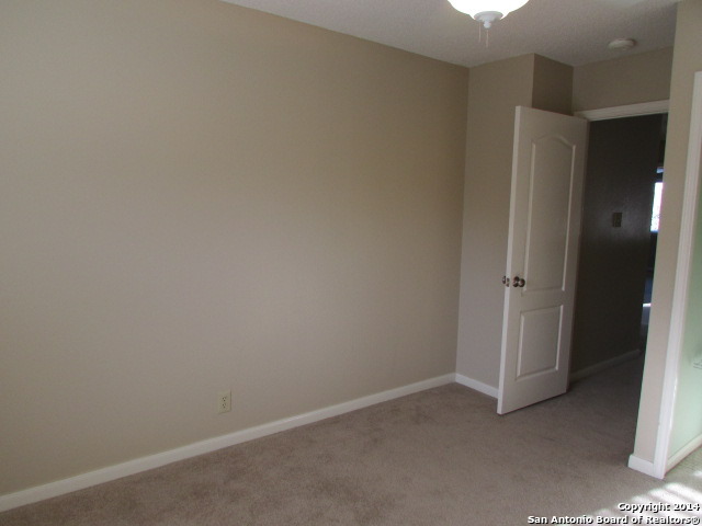 Image 13 of 19 For 13619 Summer Glen Dr