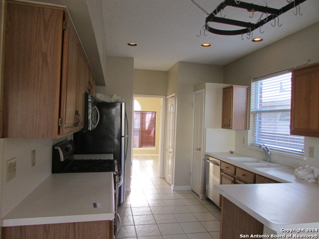 Image 5 of 19 For 13619 Summer Glen Dr