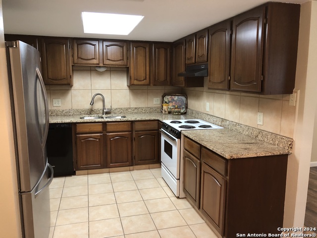 Image 3 of 7 For 106 Cibolo Oak