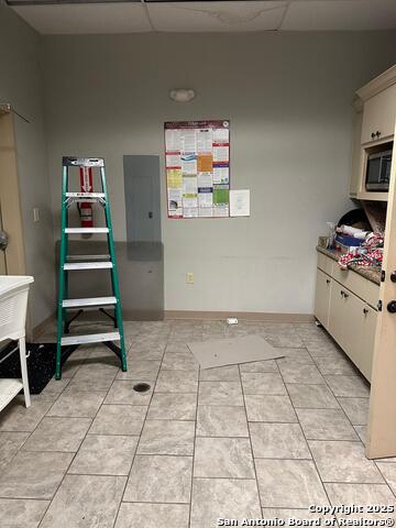 Listing photo id 9 for 3520 New Braunfels S 116