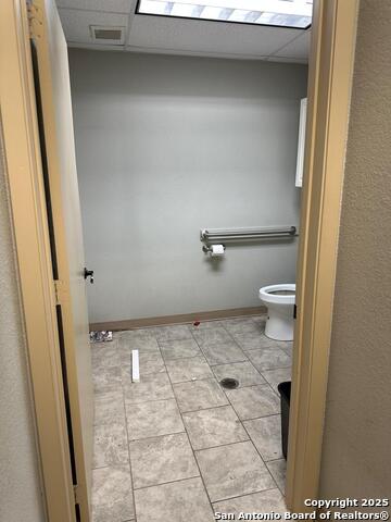 Listing photo id 12 for 3520 New Braunfels S 116