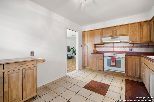 Image 11 of 26 For 502 Timberlane Dr