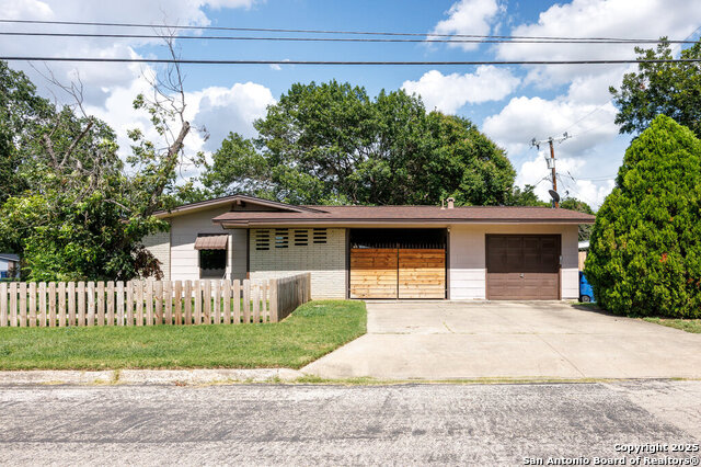 Image 25 of 26 For 502 Timberlane Dr