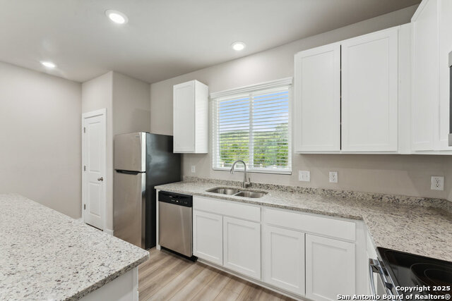 Listing photo id 12 for 21419-21503 Sir Walter Ln