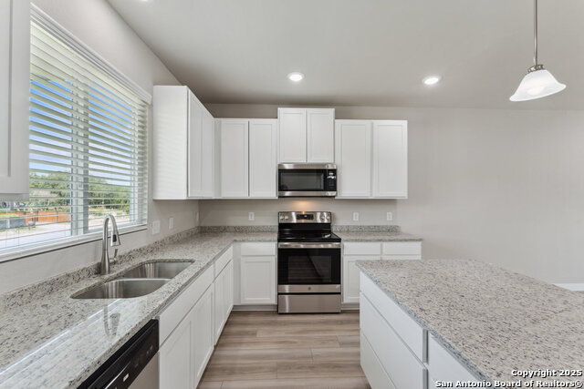 Listing photo id 14 for 21419-21503 Sir Walter Ln