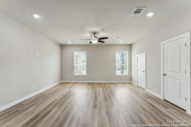 Listing photo id 15 for 21419-21503 Sir Walter Ln