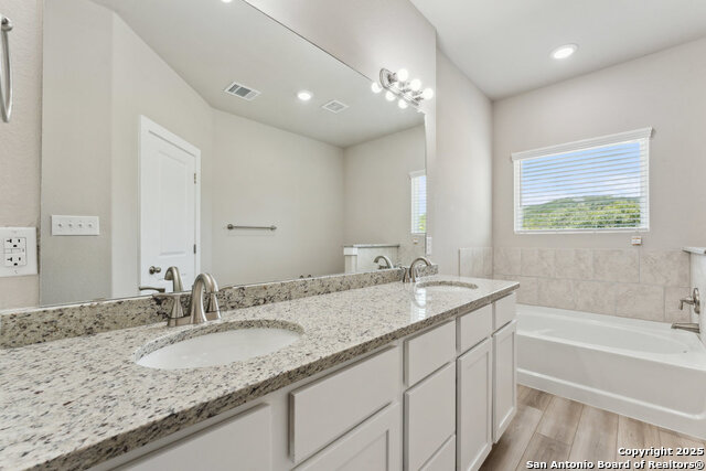 Listing photo id 29 for 21419-21503 Sir Walter Ln