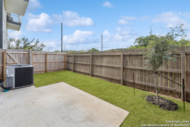 Listing photo id 32 for 21419-21503 Sir Walter Ln