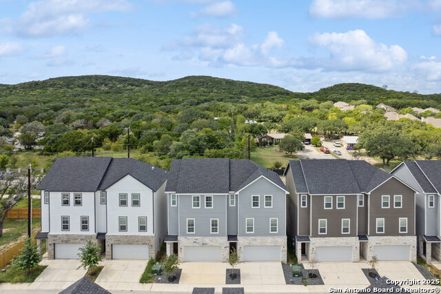 Listing photo id 34 for 21419-21503 Sir Walter Ln