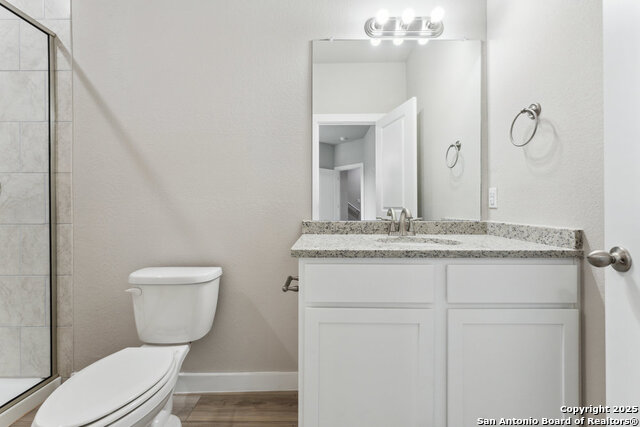 Listing photo id 7 for 21419-21503 Sir Walter Ln