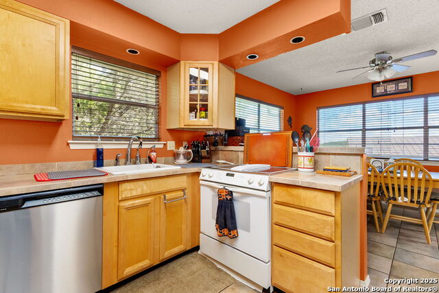 Image 10 of 25 For 632 Lake Forrest