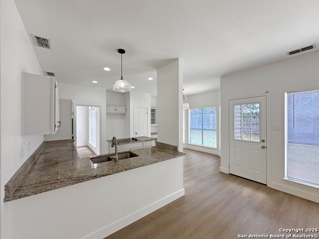 Image 11 of 45 For 710 Stoneway