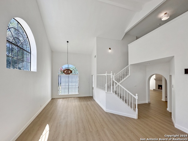 Image 4 of 45 For 710 Stoneway