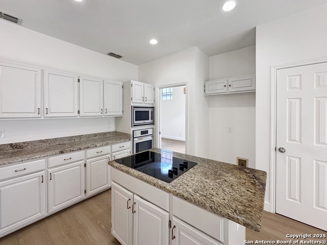 Image 9 of 45 For 710 Stoneway