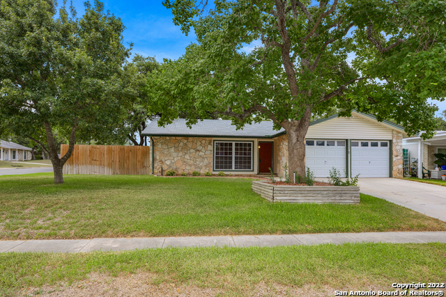 Image 2 of 16 For 6532 Ambling St W