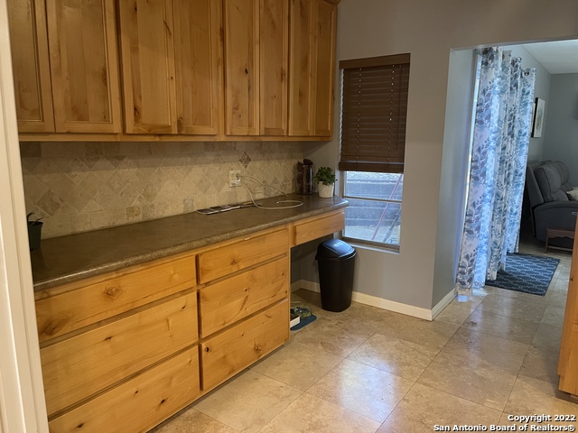 Image 4 of 16 For 6532 Ambling St W