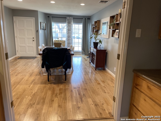 Image 7 of 16 For 6532 Ambling St W