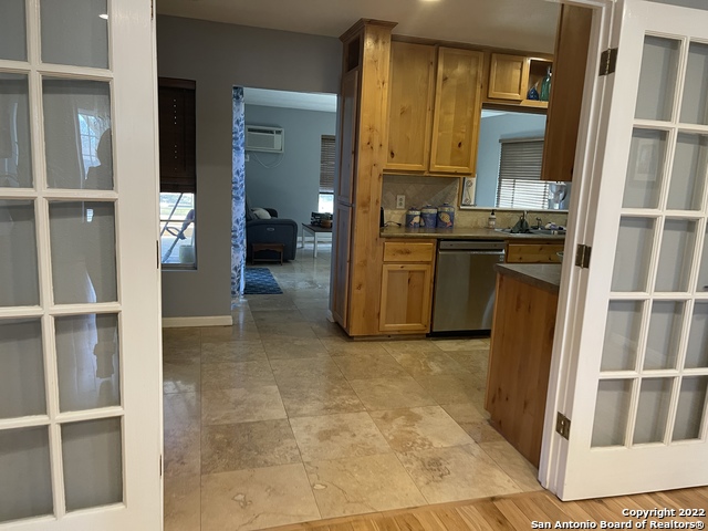 Image 8 of 16 For 6532 Ambling St W