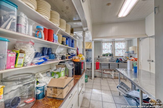 Listing photo id 13 for 1007 Getty St N