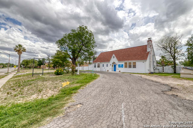 Listing photo id 0 for 1007 Getty St N