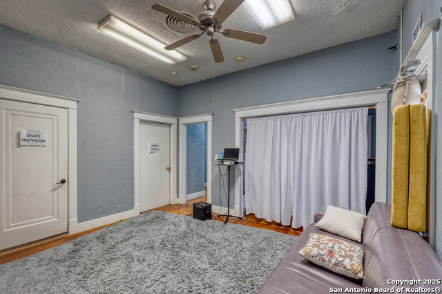 Listing photo id 25 for 1007 Getty St N