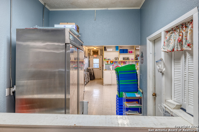 Listing photo id 7 for 1007 Getty St N