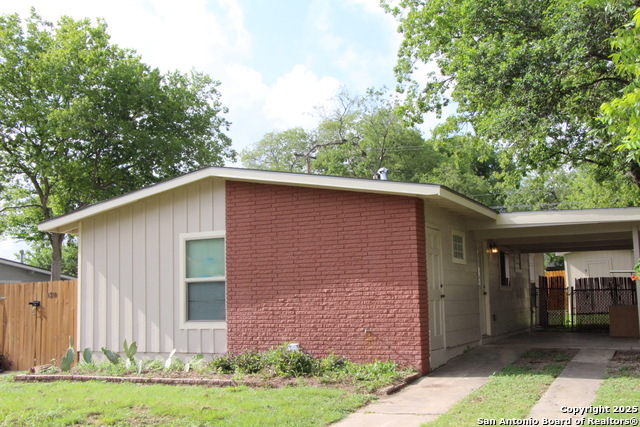 Image 2 of 27 For 2310 Ingleside