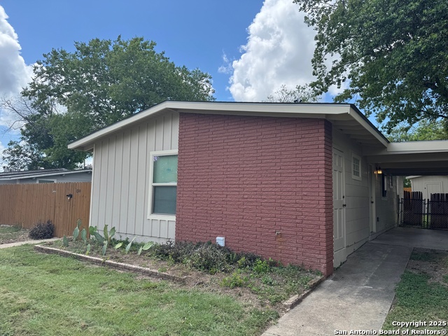 Image 3 of 27 For 2310 Ingleside
