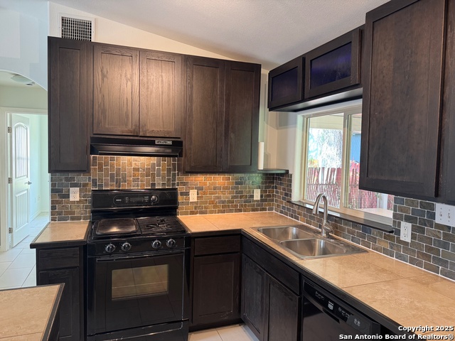 Image 4 of 27 For 2310 Ingleside