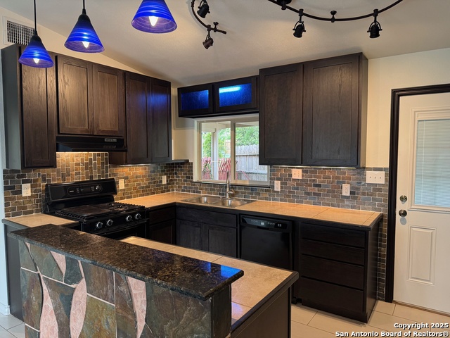 Image 5 of 27 For 2310 Ingleside