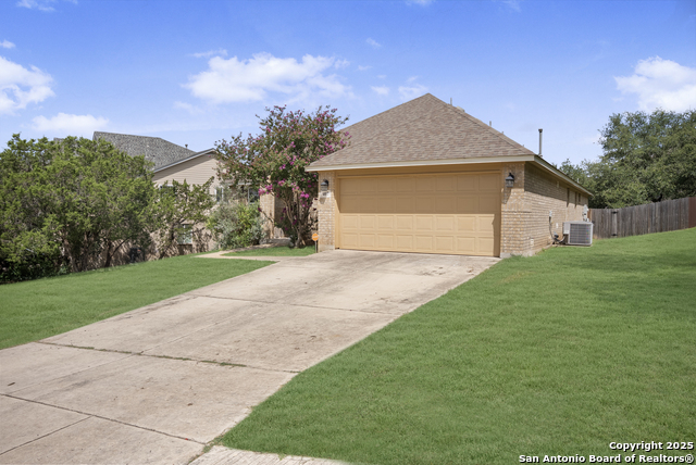 Image 2 of 27 For 407 Cushing  