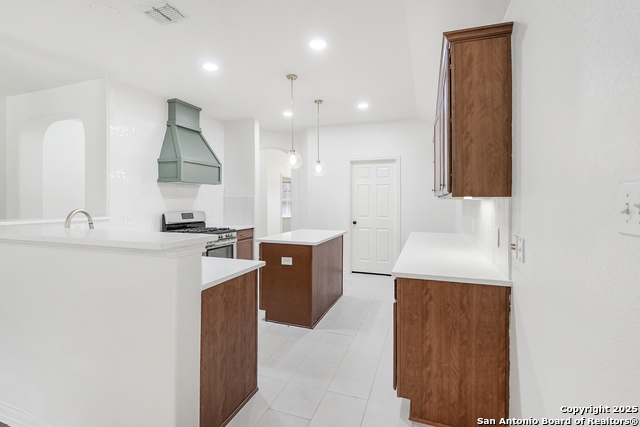 Image 9 of 27 For 407 Cushing  