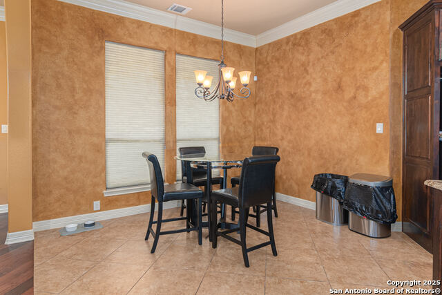 Listing photo id 12 for 403 Rio Springs