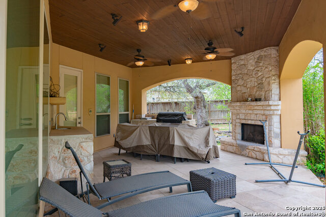 Listing photo id 38 for 403 Rio Springs