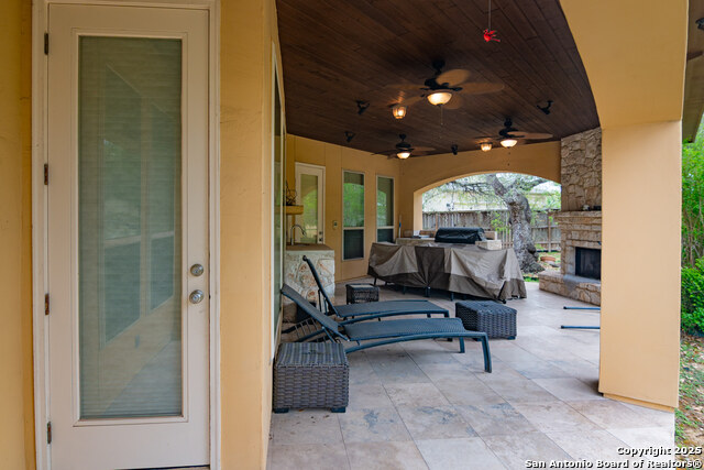 Listing photo id 39 for 403 Rio Springs