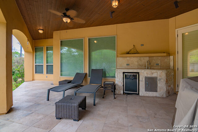 Listing photo id 40 for 403 Rio Springs