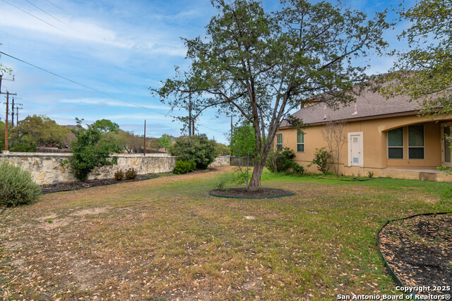 Listing photo id 44 for 403 Rio Springs