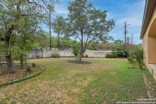 Listing photo id 45 for 403 Rio Springs