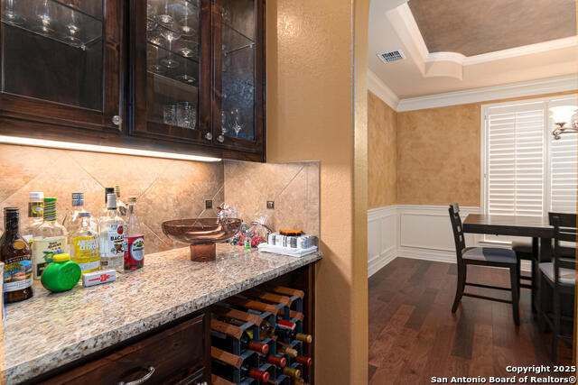 Listing photo id 6 for 403 Rio Springs