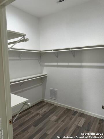 Image 7 of 14 For 603 Bond St N