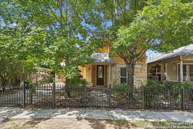 Details for 214 Vance St, San Antonio, TX 78210