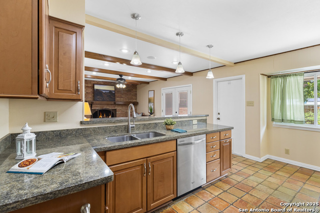 Listing photo id 8 for 10410 Sunflower Ln