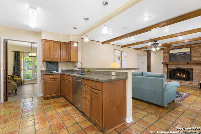 Listing photo id 9 for 10410 Sunflower Ln