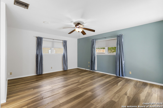 Listing photo id 17 for 10410 Sunflower Ln
