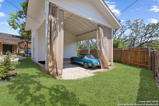 Listing photo id 32 for 10410 Sunflower Ln