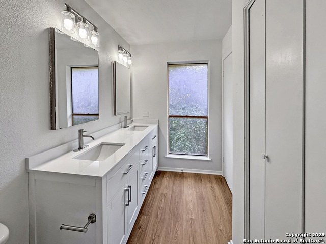 Image 14 of 32 For 8642 Fredericksburg  705-g