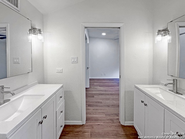 Image 17 of 32 For 8642 Fredericksburg  705-g